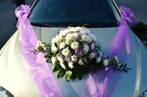 Svatební květiny na auto | Autor: Magda Lebišová