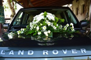 Svatební květiny na auto | Autor: Magda Lebišová